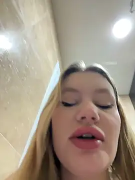 justmila online show from November 1, 2025, 10:39 am