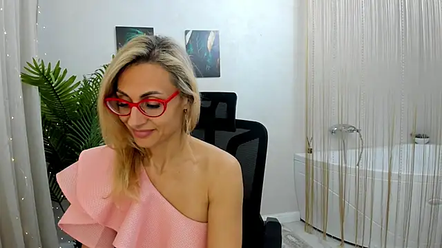 MuseOfStage online show from March 2, 2025, 2:32 pm