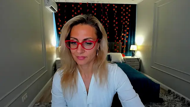 MuseOfStage online show from November 18, 2025, 12:31 pm