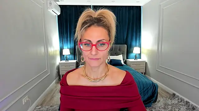 MuseOfStage online show from December 2, 2025, 11:26 am