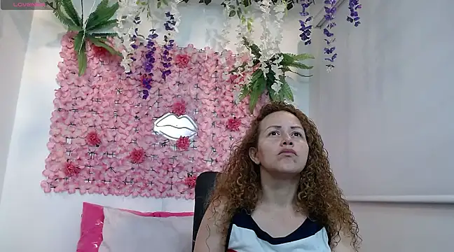 BLONDE SEXYHOT online show from February 11, 2025, 11:54 pm