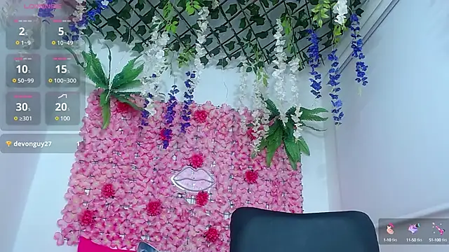 BLONDE SEXYHOT online show from March 12, 2025, 12:04 pm