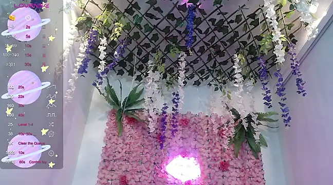 BLONDE SEXYHOT online show from March 21, 2025, 1:02 am