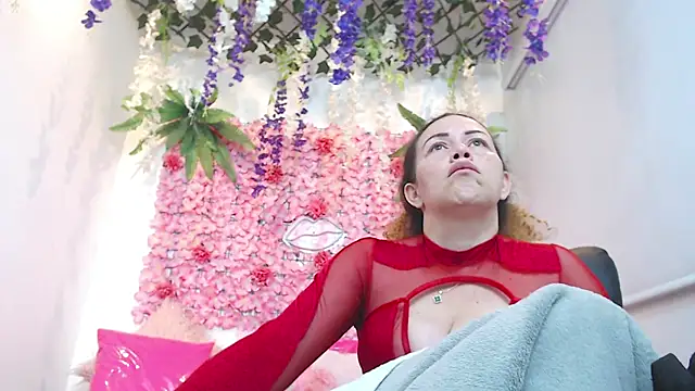 BLONDE SEXYHOT online show from December 14, 2025, 1:27 pm