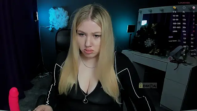 juli kisss online show from January 14, 2025, 7:32 pm