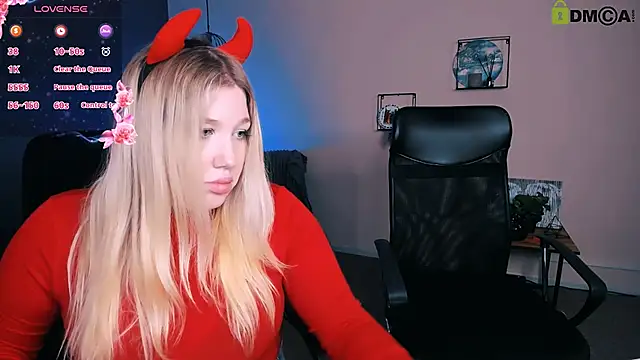 juli kisss online show from March 16, 2025, 10:53 pm