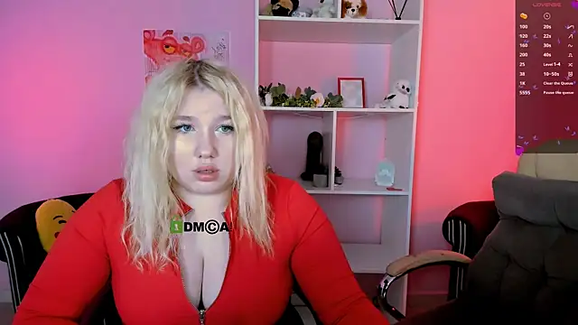 juli kisss online show from September 18, 2025, 7:38 pm