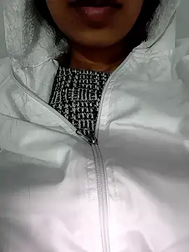 Snapshot of catreena chatting on January 9, 2026, 7:48 pm catreena online show from January 9, 2026, 7:48 pm