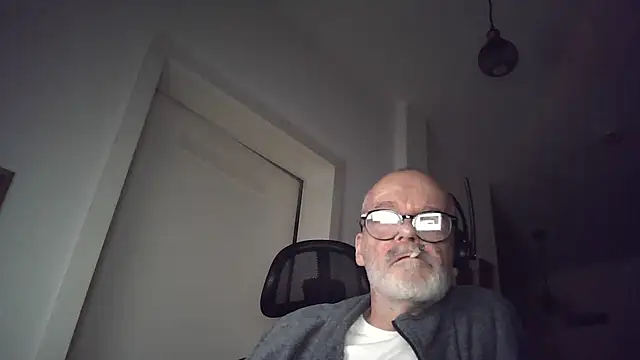 Snapshot of daddys-gh-4you chatting on February 1, 2026, 4:44 am daddys-gh-4you online show from February 1, 2026, 4:44 am