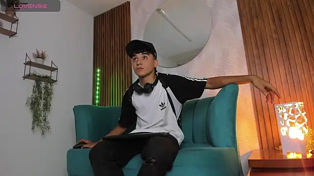 Austin Cardieff online show from January 28, 2025, 3:25 am