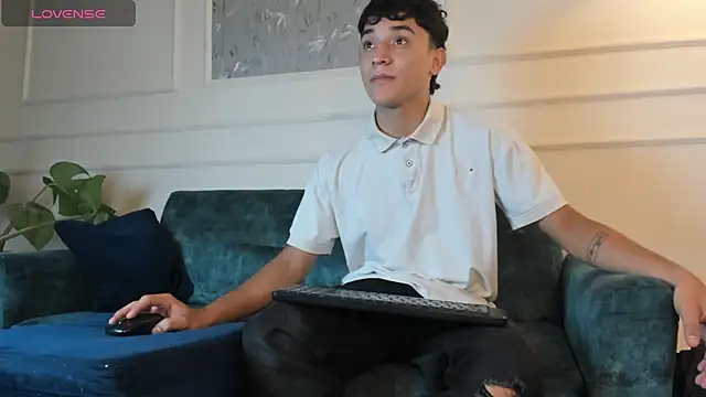 Austin Cardieff online show from March 19, 2025, 3:20 am