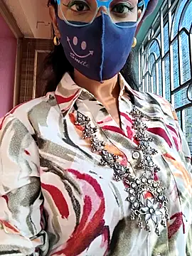 Snapshot of wild_bong_queen chatting on November 12, 2025, 9:32 am wild bong queen online show from November 12, 2025, 9:32 am