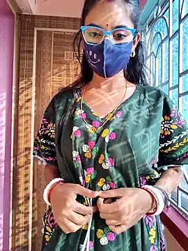 Snapshot of wild_bong_queen chatting on November 16, 2025, 9:37 am wild bong queen online show from November 16, 2025, 9:37 am