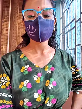 Snapshot of wild_bong_queen chatting on November 25, 2025, 9:42 am wild bong queen online show from November 25, 2025, 9:42 am