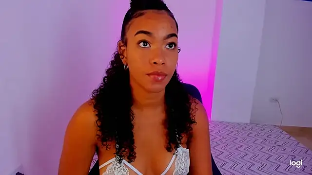 sasha fox00 online show from February 18, 2026, 5:36 am