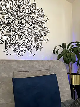 aaroncolombia online show from October 28, 2025, 12:09 pm