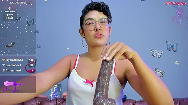 Kaira mosse online show from March 18, 2025, 3:53 pm