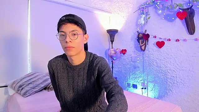 alexandersawyer online show from February 22, 2025, 11:57 am