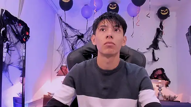 alexandersawyer online show from October 31, 2025, 12:50 pm