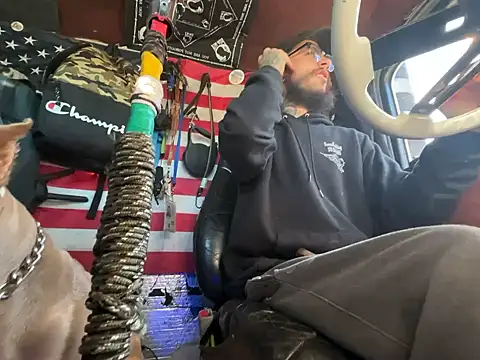 XMeF10 online show from November 23, 2025, 3:23 pm