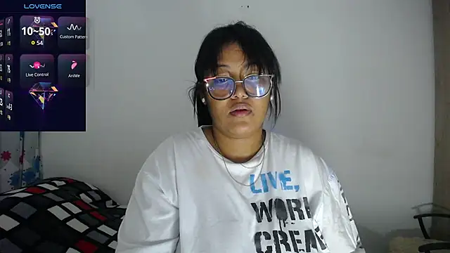 miajoseph  online show from October 27, 2025, 2:26 am