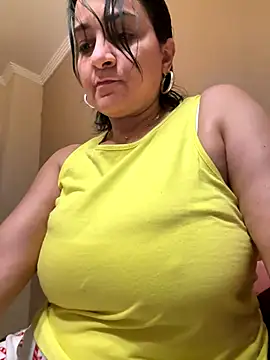 paulinaDiaz1 online show from December 1, 2024, 5:57 pm