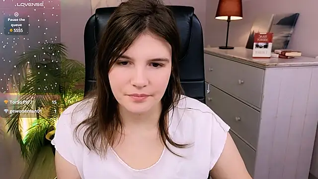 Snapshot of Ruyjin_Choi chatting on February 8, 2025, 10:50 am Ruyjin Choi online show from February 8, 2025, 10:50 am