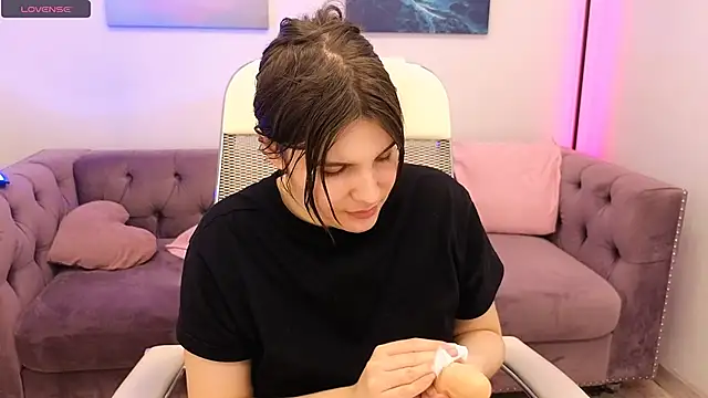 Snapshot of Ruyjin_Choi chatting on March 1, 2025, 3:49 pm Ruyjin Choi online show from March 1, 2025, 3:49 pm