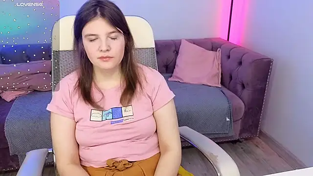 Snapshot of Ruyjin_Choi chatting on March 12, 2025, 11:31 am Ruyjin Choi online show from March 12, 2025, 11:31 am