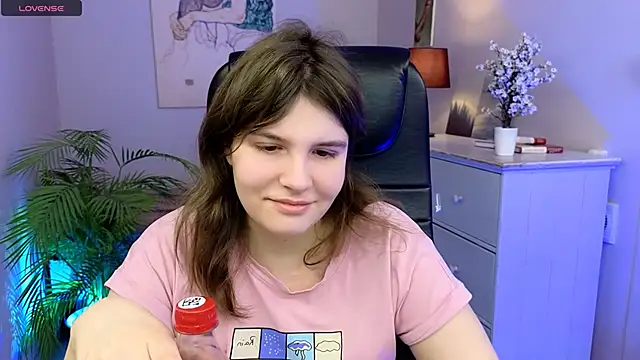 Snapshot of Ruyjin_Choi chatting on March 18, 2025, 10:46 am Ruyjin Choi online show from March 18, 2025, 10:46 am