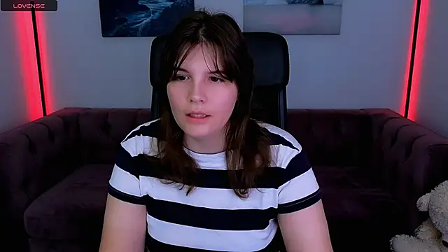 Snapshot of Ruyjin_Choi chatting on October 18, 2025, 10:49 am Ruyjin Choi online show from October 18, 2025, 10:49 am