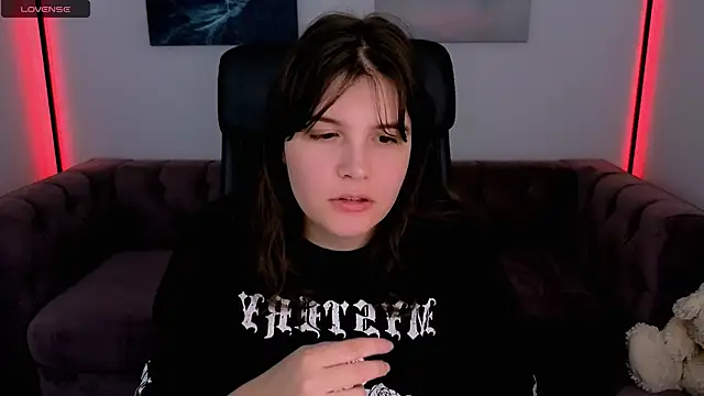 Snapshot of Ruyjin_Choi chatting on October 19, 2025, 10:38 am Ruyjin Choi online show from October 19, 2025, 10:38 am