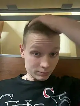 Snapshot of fameboyboo chatting on January 3, 2025, 3:01 pm fameboyboo online show from January 3, 2025, 3:01 pm