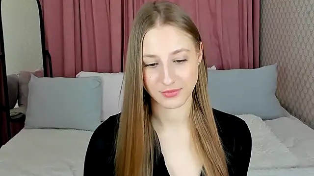 Snapshot of BritneyCruze chatting on February 3, 2025, 8:24 am BritneyCruze online show from February 3, 2025, 8:24 am