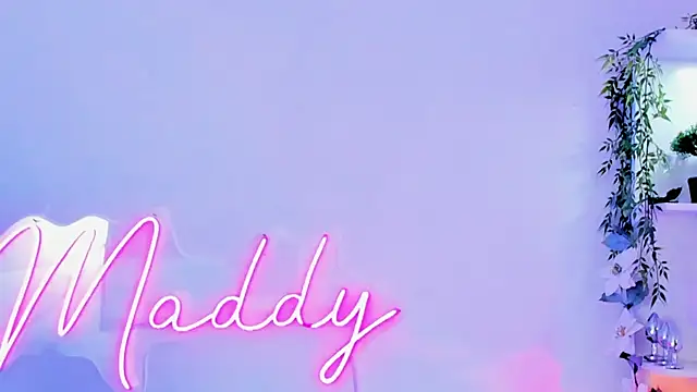 MaddyParisi online show from February 8, 2025, 5:08 am