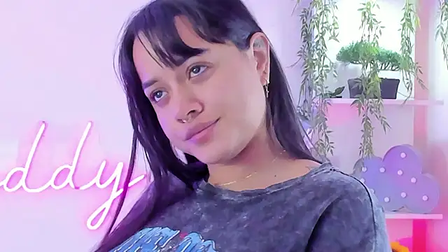 MaddyParisi online show from March 14, 2025, 5:38 am