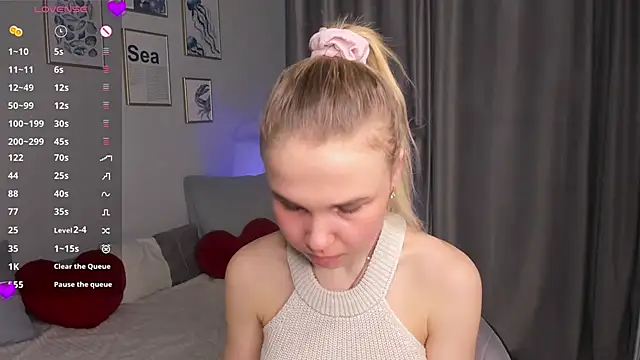 OdetteHarwick online show from November 16, 2025, 5:24 am