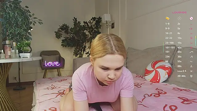 OdetteHarwick online show from February 18, 2026, 8:10 am