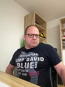 coupleLatinaLovers online show from December 12, 2024, 12:55 pm