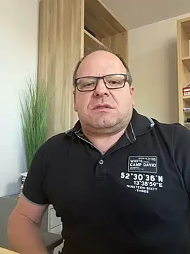 coupleLatinaLovers online show from December 16, 2024, 12:16 pm