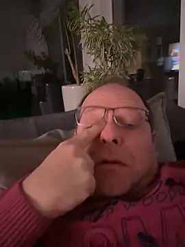 coupleLatinaLovers online show from December 18, 2024, 5:59 am