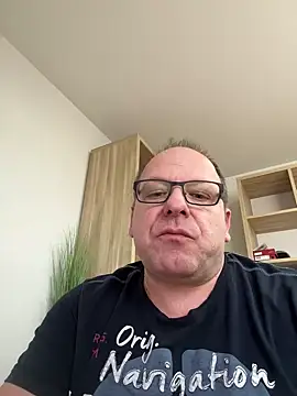 coupleLatinaLovers online show from December 18, 2024, 11:34 am