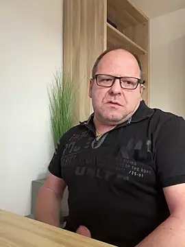 coupleLatinaLovers online show from December 20, 2024, 12:38 pm