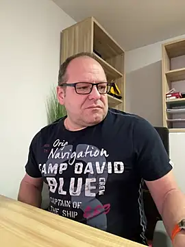 coupleLatinaLovers online show from December 26, 2024, 7:03 am