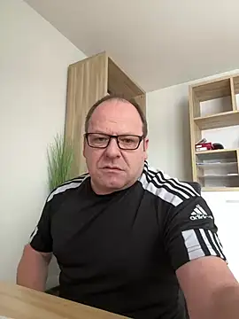 coupleLatinaLovers online show from December 27, 2024, 10:12 am