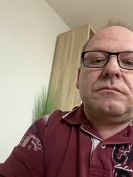 coupleLatinaLovers online show from January 10, 2025, 1:09 pm