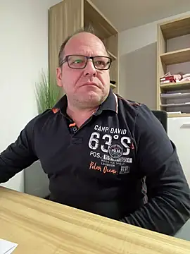 coupleLatinaLovers online show from January 13, 2025, 6:49 am