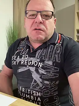 coupleLatinaLovers online show from February 21, 2025, 5:46 am