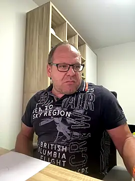 coupleLatinaLovers online show from September 23, 2025, 4:59 am