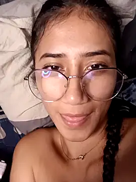 KaitlynLoveCam online show from February 13, 2025, 5:01 pm